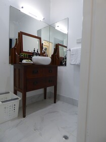Arthouse Beachfront Accommodation