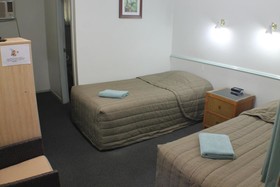 Lake Forbes Motel