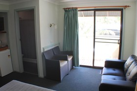 Lake Forbes Motel