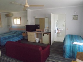 Golden Sands Motor Inn