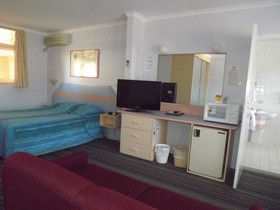 Golden Sands Motor Inn