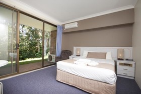 Island Palms Motor Inn