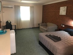 Castlereagh Motor Inn