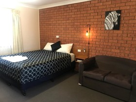 Castlereagh Motor Inn