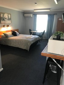 Castlereagh Motor Inn