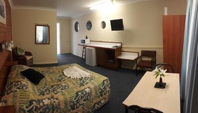 Castlereagh Motor Inn