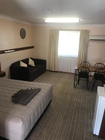 Castlereagh Motor Inn