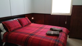 16 Gregson Silky Oaks