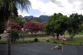 Buketts Way Motel and Restaurant