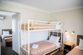 Lilac City Motor Inn