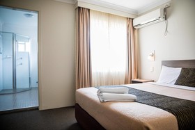Lilac City Motor Inn