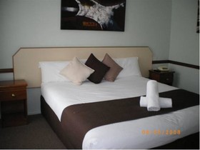 Bent Street Motor Inn