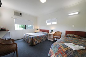 Hi-Way Motel