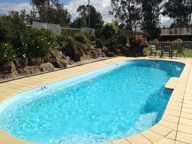 Tuckerbox Motor Inn