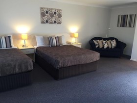 Tuckerbox Motor Inn