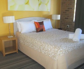 Hawks Nest Motel