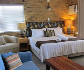 Hawks Nest Motel