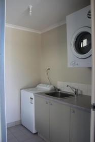 Saltbush Motor Inn
