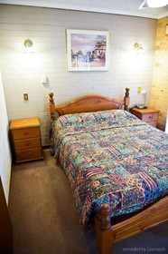 Cousins Motor Inn