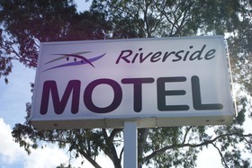 Riverside Motel