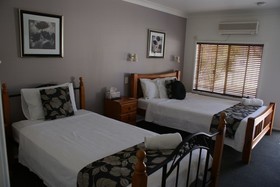 Riverside Motel