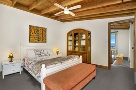 Narrow Neck Lodge