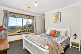 Narrow Neck Lodge