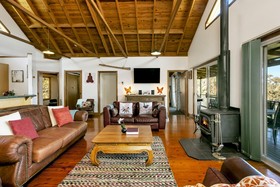 Narrow Neck Lodge