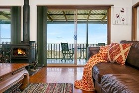 Narrow Neck Lodge