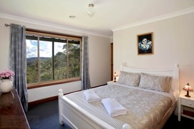 Narrow Neck Lodge