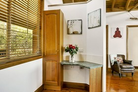 Narrow Neck Lodge