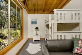 Narrow Neck Lodge
