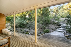 Narrow Neck Lodge