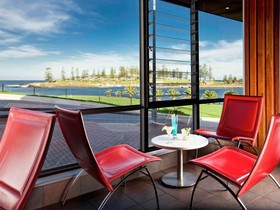 The Sebel Harbourside Kiama