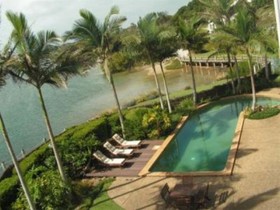 Sunrise Cove Holiday Apartments