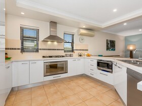 The Doggy Beach House At Salt