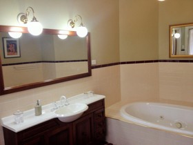 Bethany Manor Bed & Breakfast