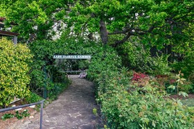 Leura Gardens Accommodation
