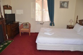 Leura House