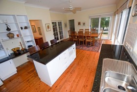 Lynwood House Estate