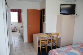 Aza Motel
