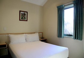 Travellers Motor Village