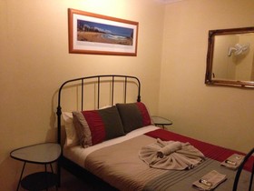 Manly Lodge Guest House