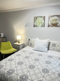 Sunny Rooms Mascot
