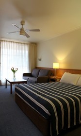 Summerhill Motor Inn
