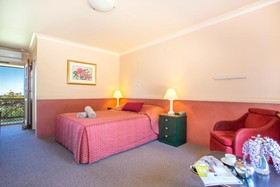 Milton Village Motel