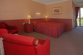 Milton Village Motel