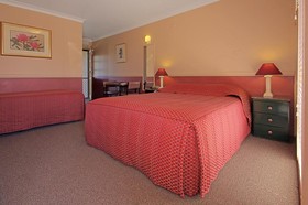 Milton Village Motel