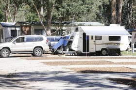 Maidens Inn Moama Holiday & Caravan Park
