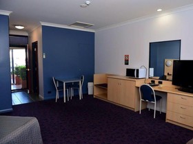 Albert Motel
